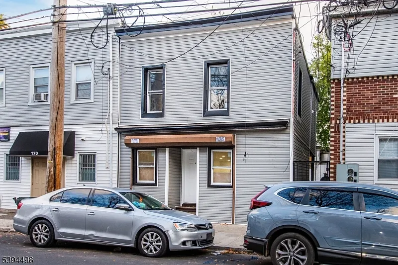 168 N Main St photo 1