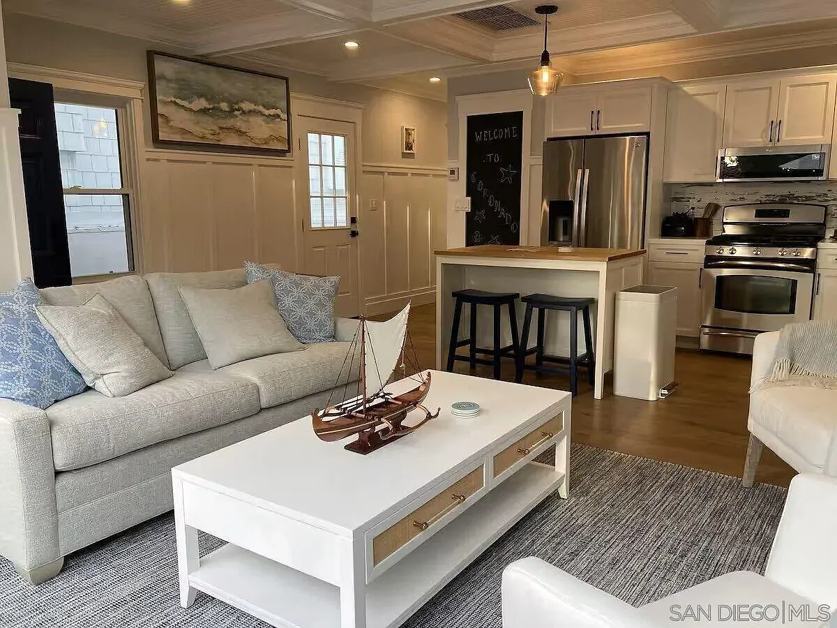 2 bed, 1.0 bath, 800 sqft, $8,000 — Photo 4