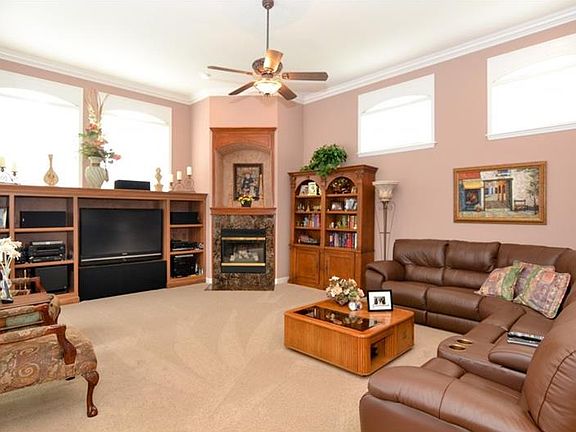 5th image of 1676 Kersley Cir