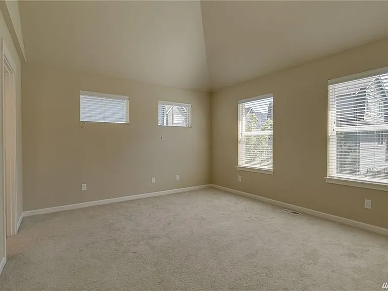 386 NE Denny Way — Photo 7