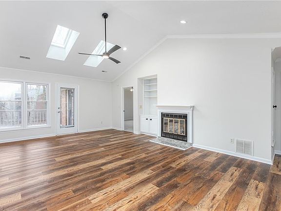 5th image of 18 Milpond Ln