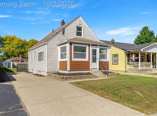 5649 Colonial St, Dearborn Heights, MI 48127