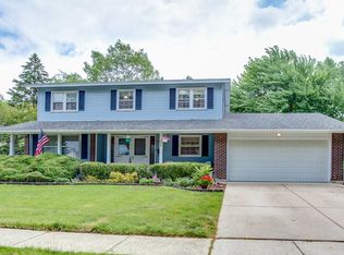 1307 Wasdale Ave, Elk Grove Village, IL 60007