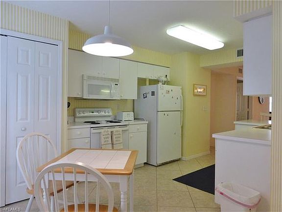 5th image of 28861 Bermuda Lago Ct Unit 101