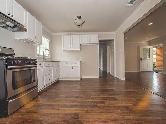 4th image of 1214 Marion Dr
