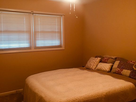 5th image of 112 Collier Dr