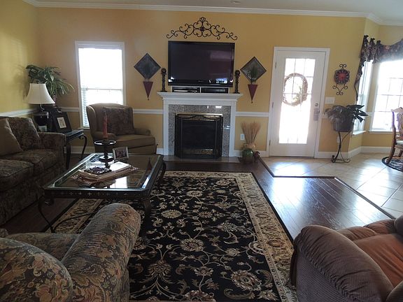 4th image of 187 Northwood Trl