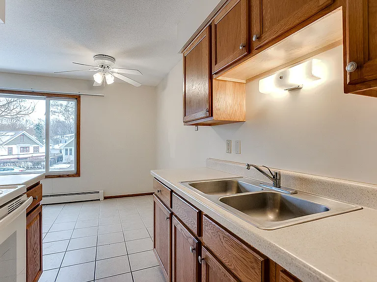 4052 Minnehaha Avenue — Photo 5