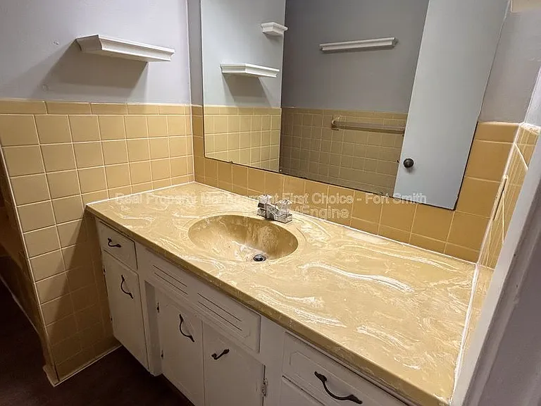 6315 Crimson Ave — Photo 16