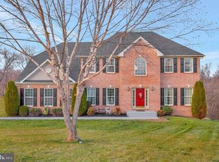 42 Devereaux Ter, Falling Waters, WV 25419