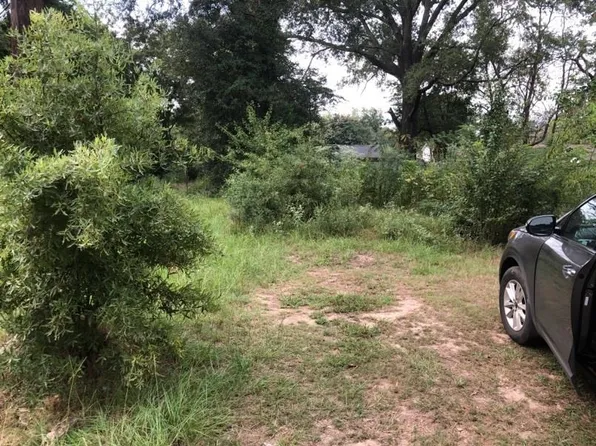 706 Travis Ave, Longview, TX 75602