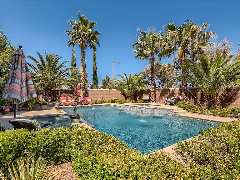 1041 Baronet Dr — Photo 2