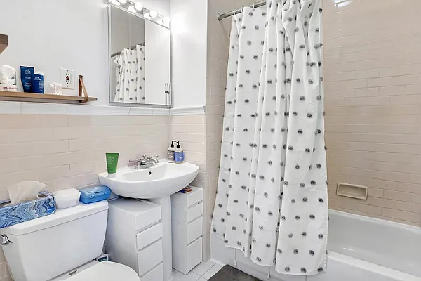 Rented by Bold New York | media 12