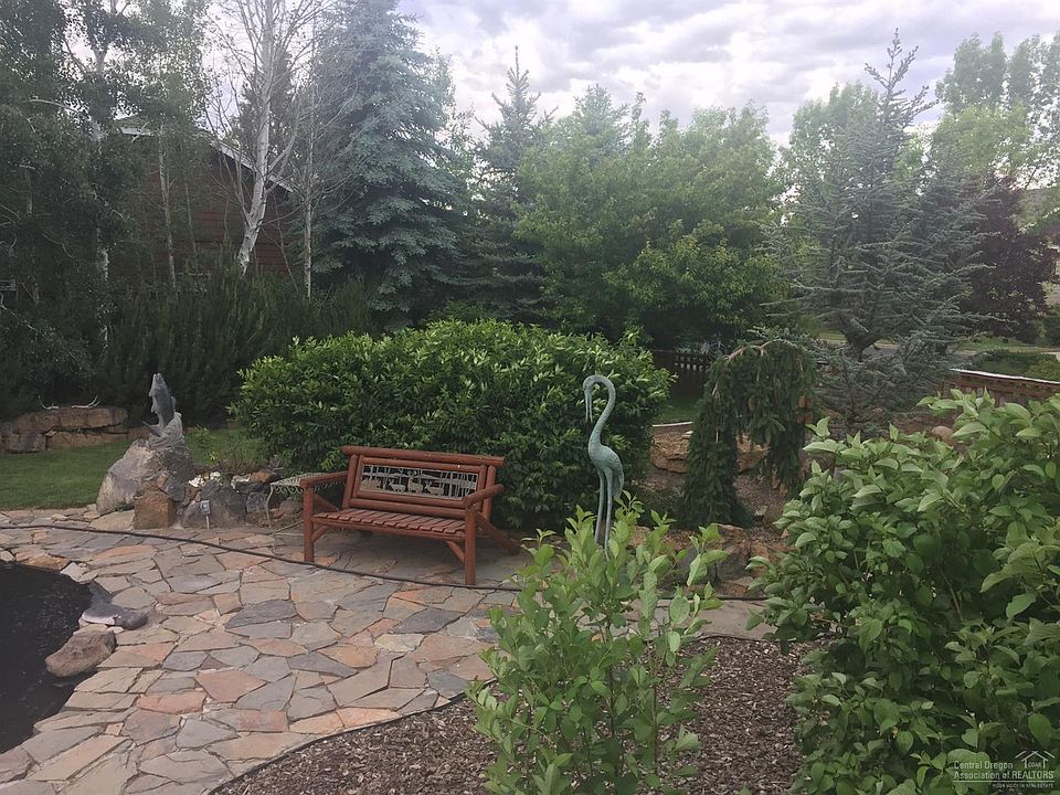 2nd image of 63513 NE Stacy Ln