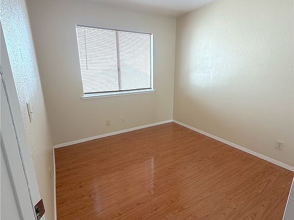 4th image of 601 Avon Ave