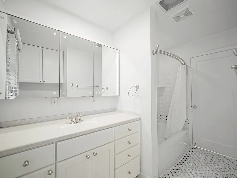 3801 SW Hamilton St — Photo 42