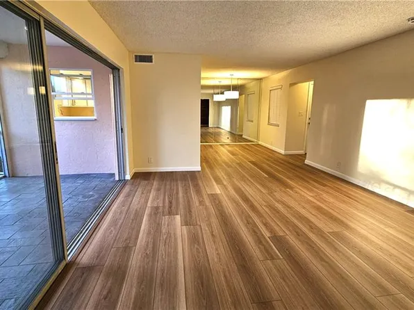 301 6th Ave S APT D, Naples, FL 34102