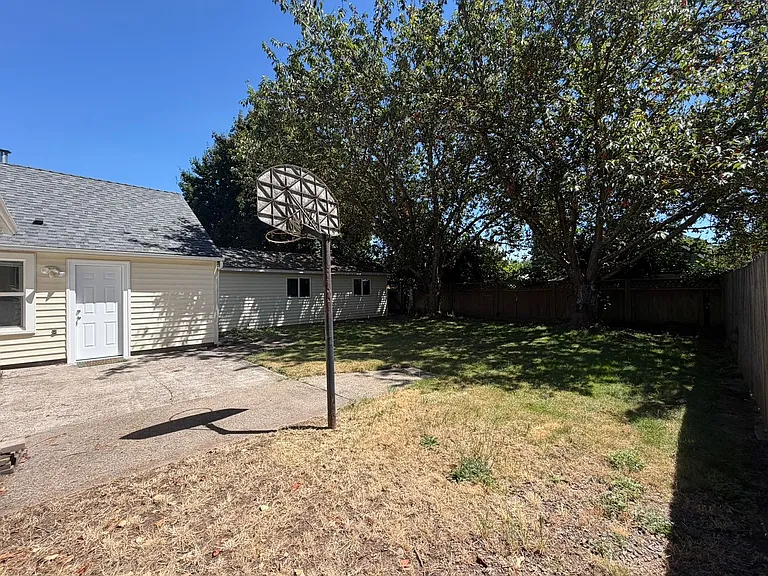 330 E Grant St — Photo 33