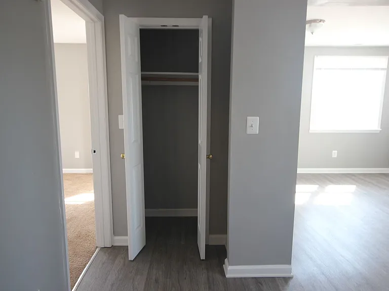 312 N Philadelphia Blvd — Photo 5