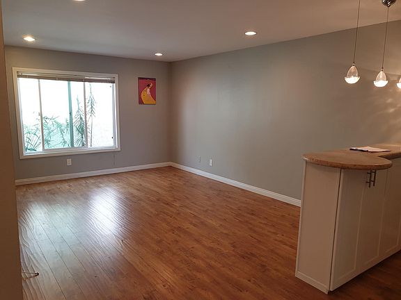 2nd image of 4304 1/2 Manhattan Beach Blvd