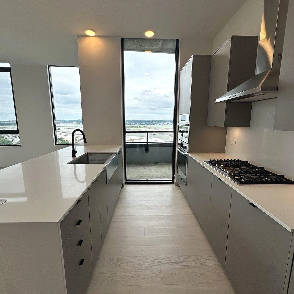 2 bed, 2.5 bath, 1456 sqft, $5,699 — Photo 1