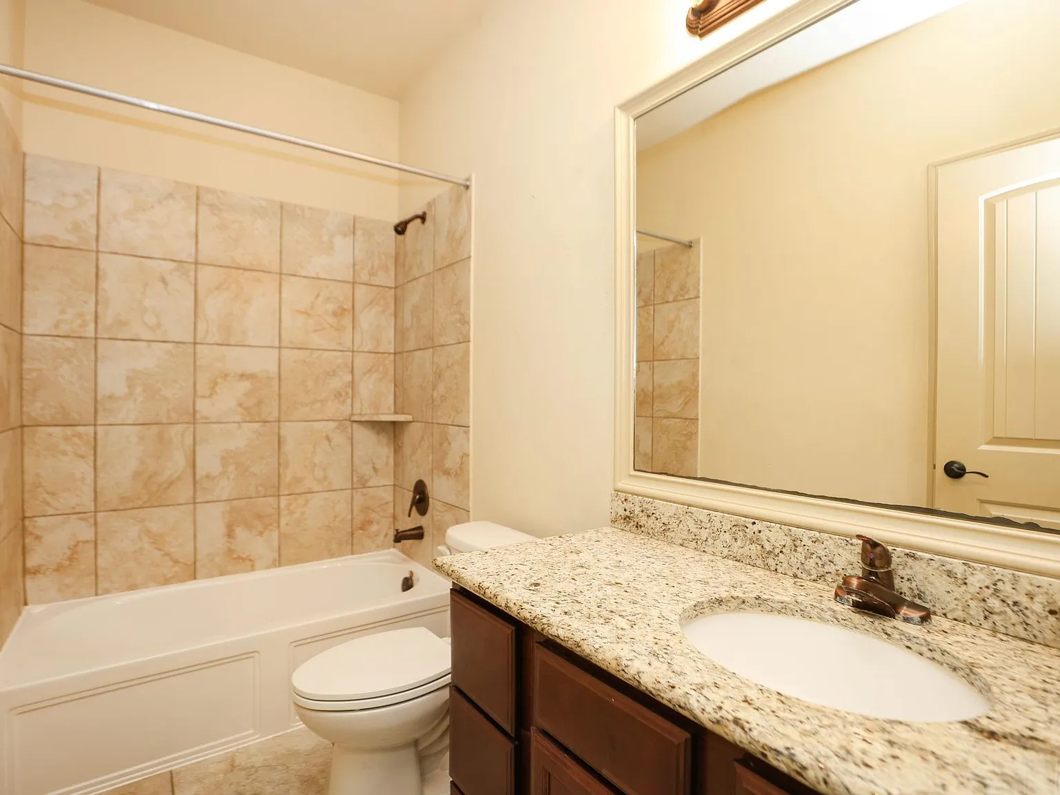 4 bed, 3.0 bath, 2778 sqft, $2,700 — Photo 4