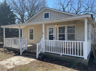 303 Pearl Ave, Chickamauga, GA 30707