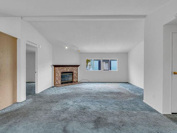 3rd image of 103 Barranca Ln #103