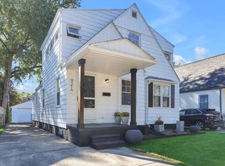 921 Cambridge Rd, Berkley, MI 48072