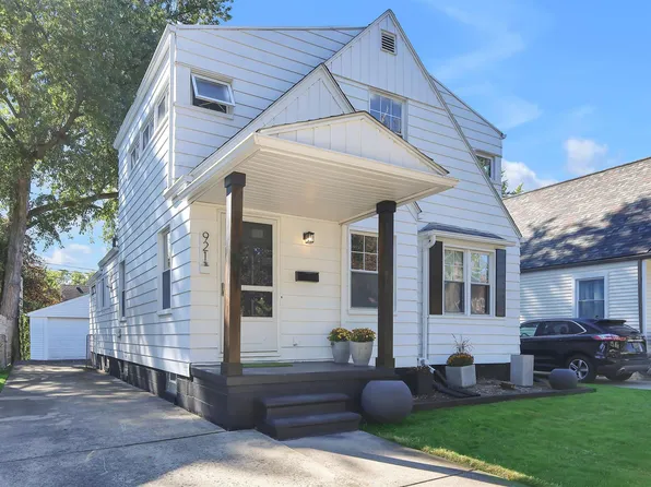 921 Cambridge Rd, Berkley, MI 48072