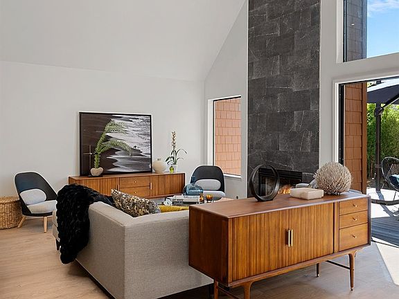 5th image of 818 Crocus Drive