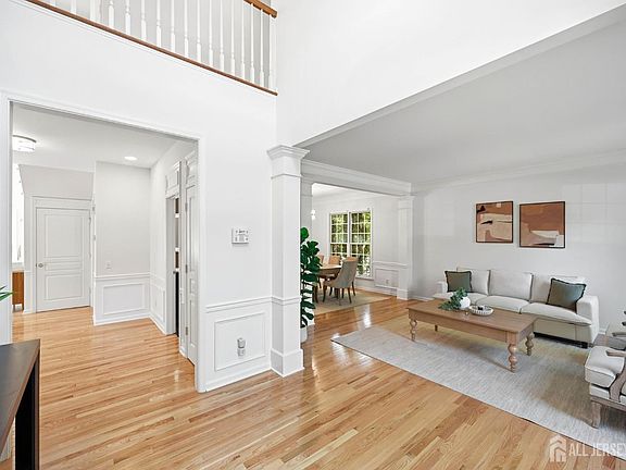 3rd image of 51 Hartlander St