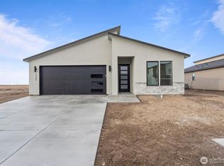 1269 E Mount Hood St, Othello, WA 99344