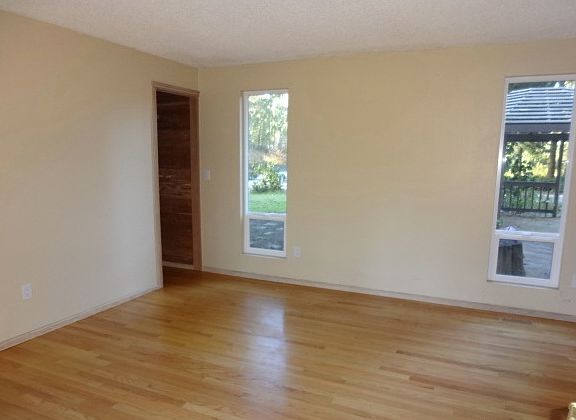 5th image of 1630 217th Pl SE