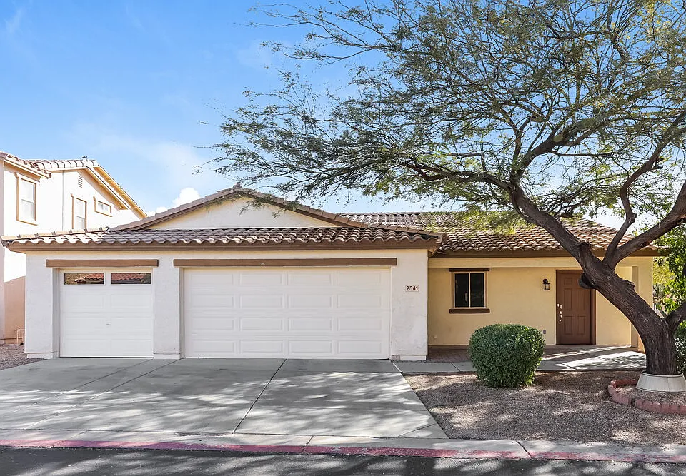 2541 S De Soto Rd