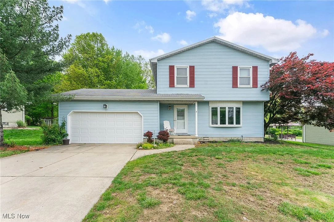 652 Meadowland Dr photo 1