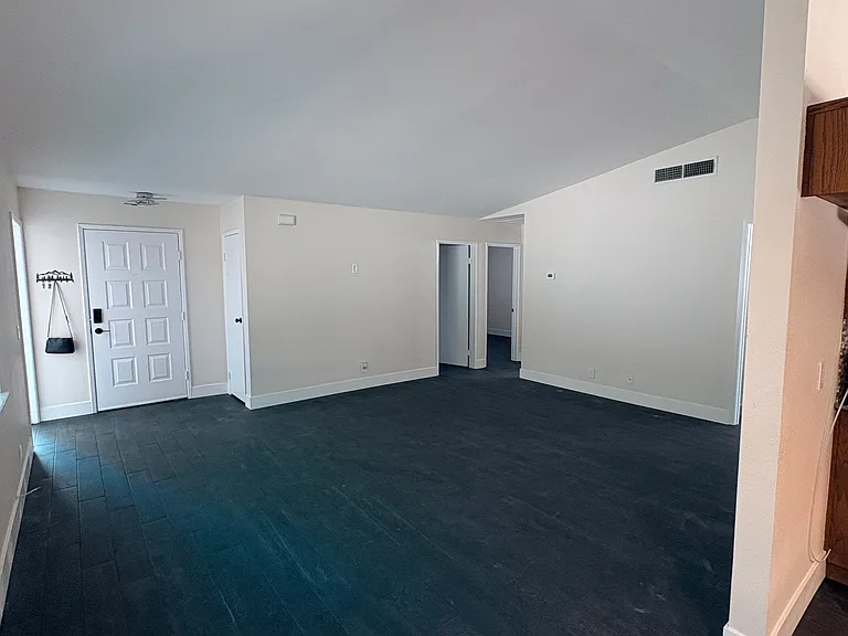 5858 Allegro Ave — Photo 10