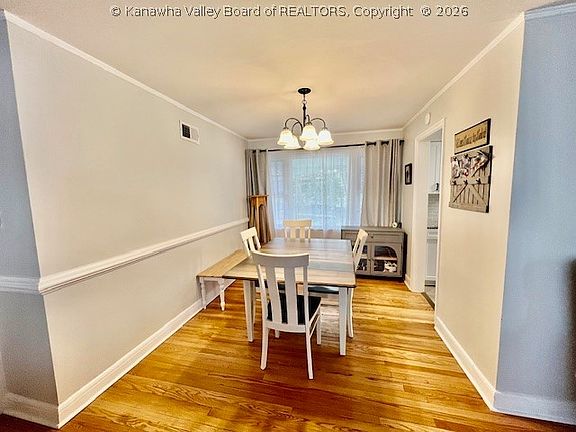 3rd image of 801 Sherwood Rd