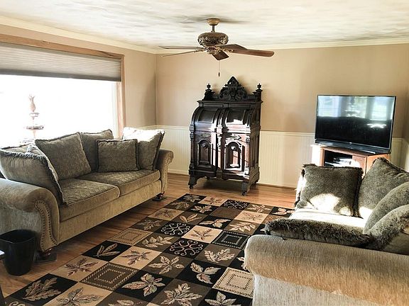4th image of 4228 Heather Drive Spur