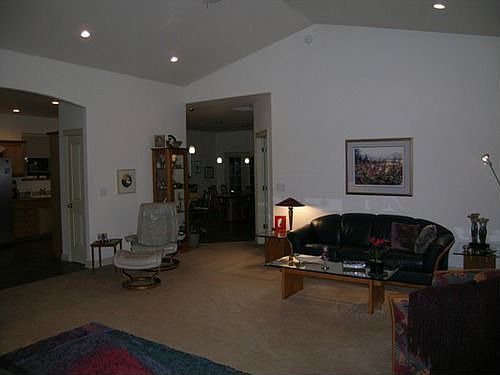 3rd image of 1028 Liberty Dr