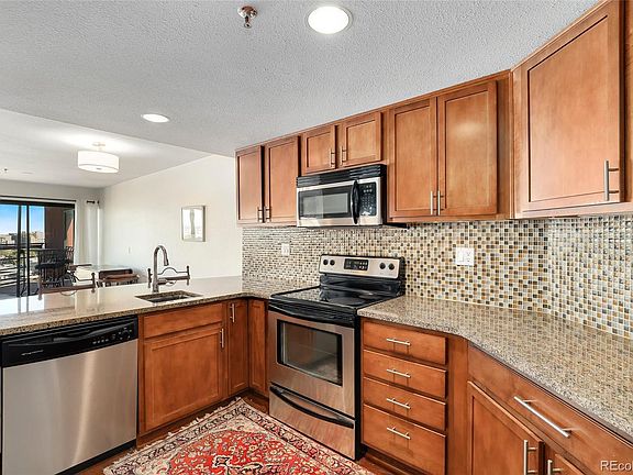 3rd image of 100 Park Ave W APT 702