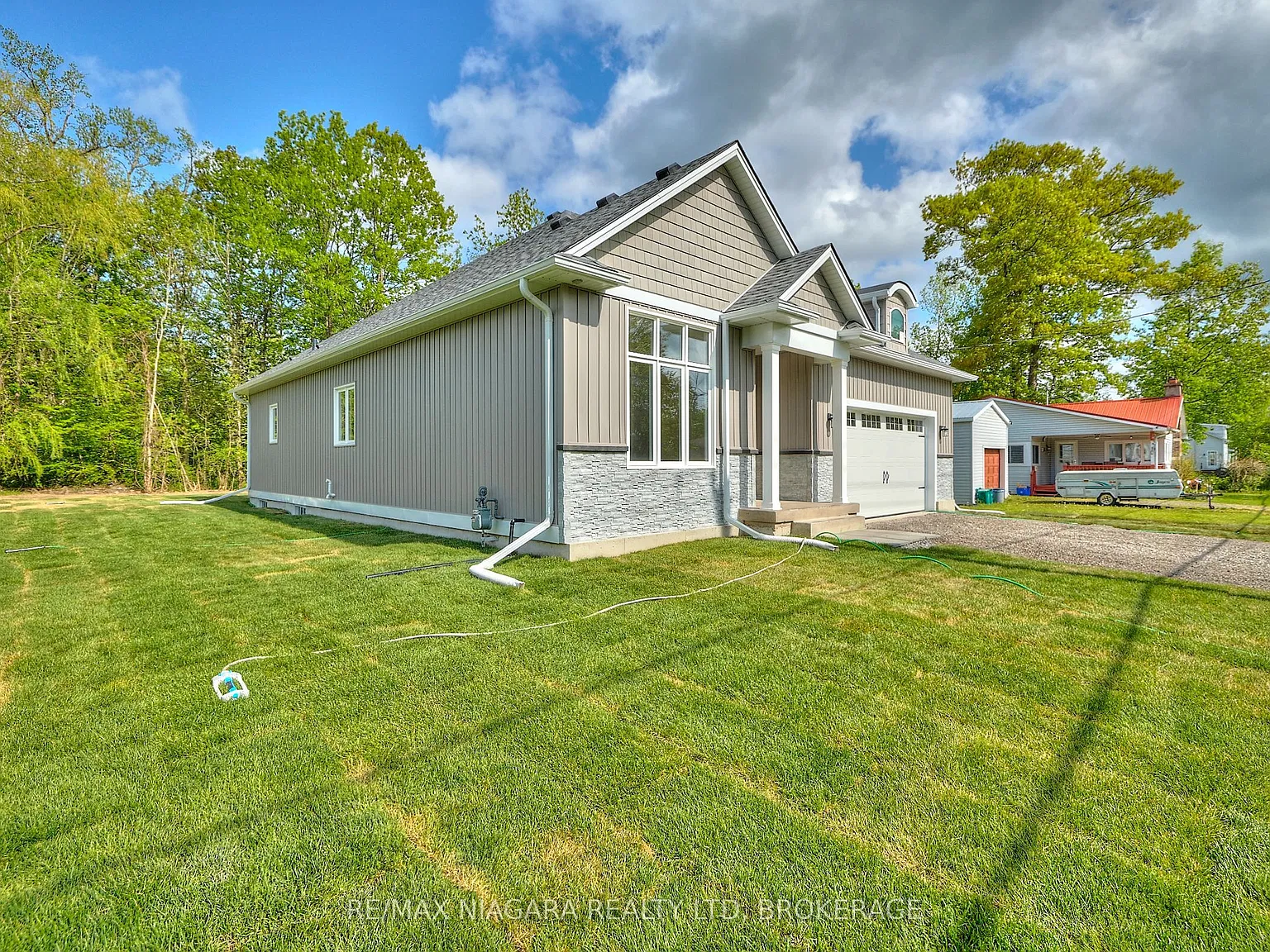 3 bed, $2,950 — Photo 3