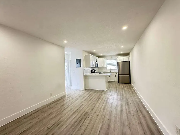 2770 SW 2nd St #C — Photo 5
