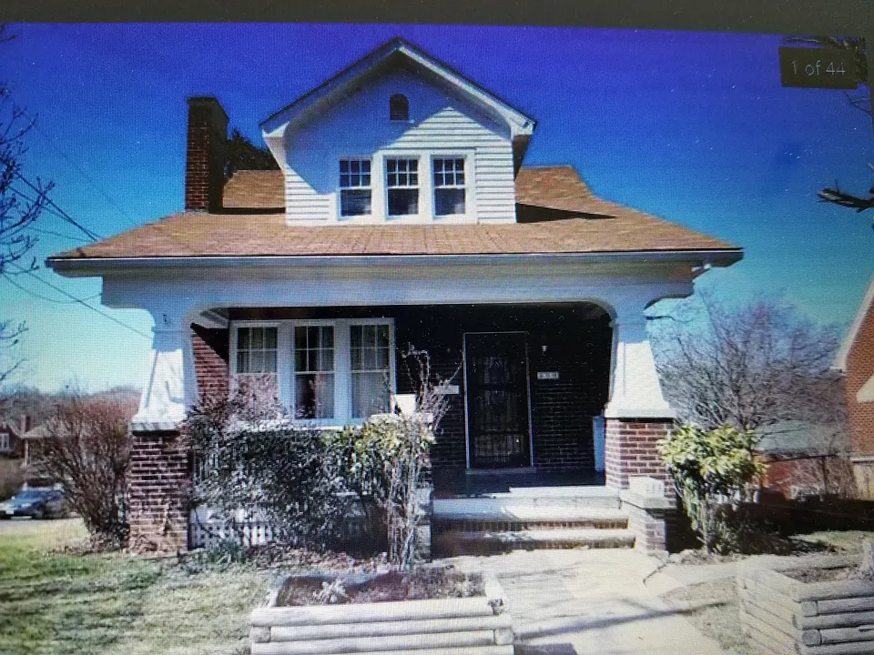 206 Austin Ave