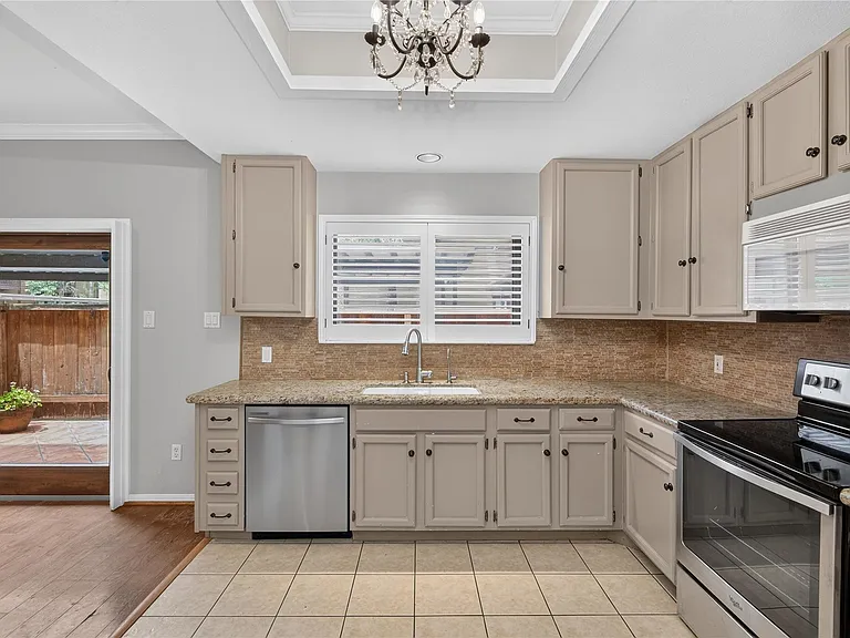 11711 Memorial Dr #11 — Photo 17