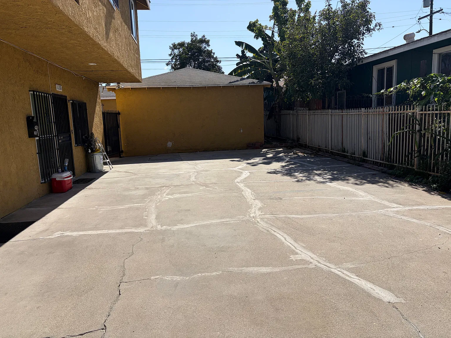 3 bed, 1200 sqft, $3,400 — Photo 2