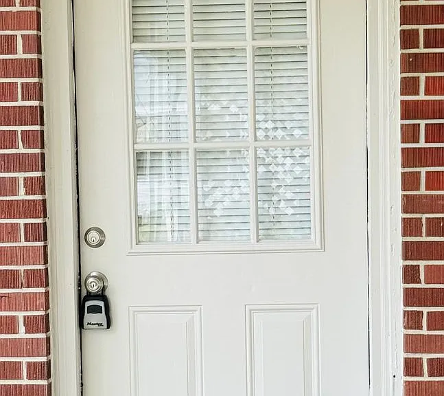 1955 Rice Dr — Photo 2