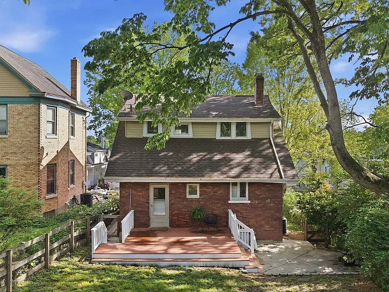 2840 Pine Grove Ave — Photo 41