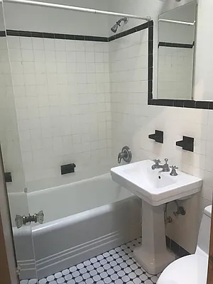 Rented by Salon Realty Corp | media 11