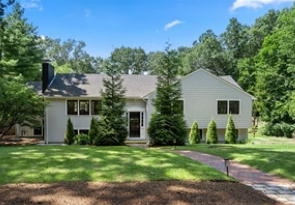 1st image of 39 Bradyll Rd